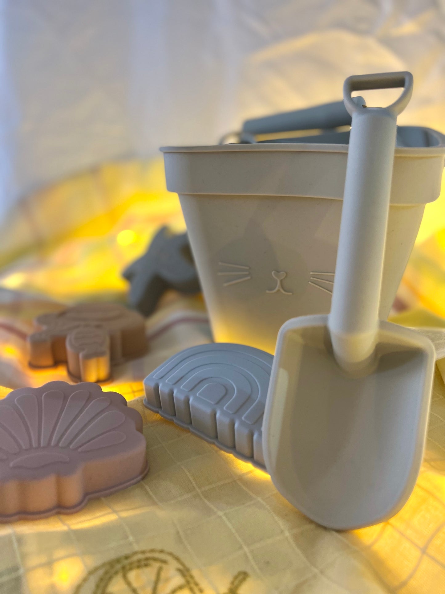 Set Secchiello e Formine Grigio chiaro